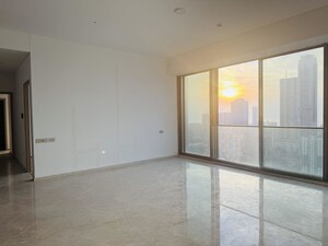 Room in 4 BHK Apartment at Rustomjee Crown, Prabhadevi – for Rent
