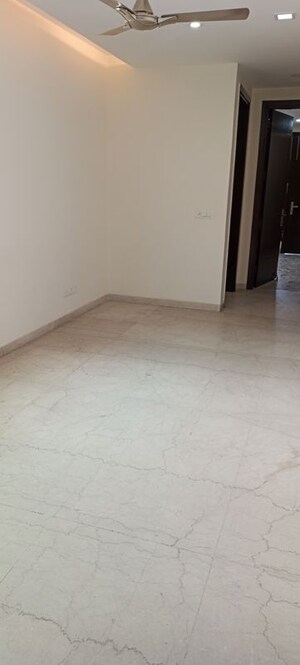 Room in 4 BHK Builder Floor at Geetanjali Enclave – for Rent