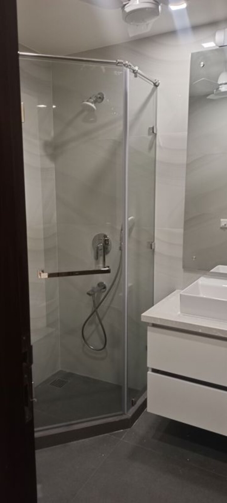 Bathroom, navjeevan vihar 4 Bedroom 2700 Sq.Ft. Builder Floor In Navjeevan Vihar Delhi 10486438