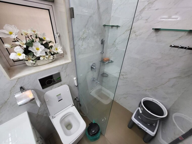 Bathroom, evershine-embassy 2.5 Bedroom 1000 Sq.Ft. Apartment In Andheri West Mumbai 10486474