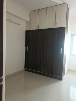 2 BHK + Servant Room Apartment For Rent in Anita Residency Madhapur