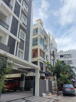 3 BHK + Servant Room,Extra Room Apartment For Rent in Anita Residency Madhapur