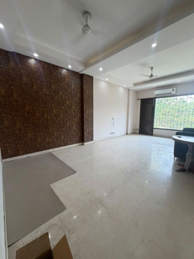 Room, south city 1 3 Bedroom 2000 Sq.Ft. Builder Floor In South City 1 Gurgaon 10486554