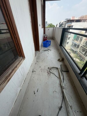 Balcony in 3 BHK Builder Floor at South City 1 – for Rent