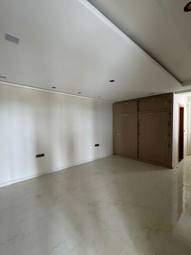 Room, puri-aman-vilas 3 Bedroom 265 Sq.Ft. Builder Floor In Sector 89 Faridabad 10486552