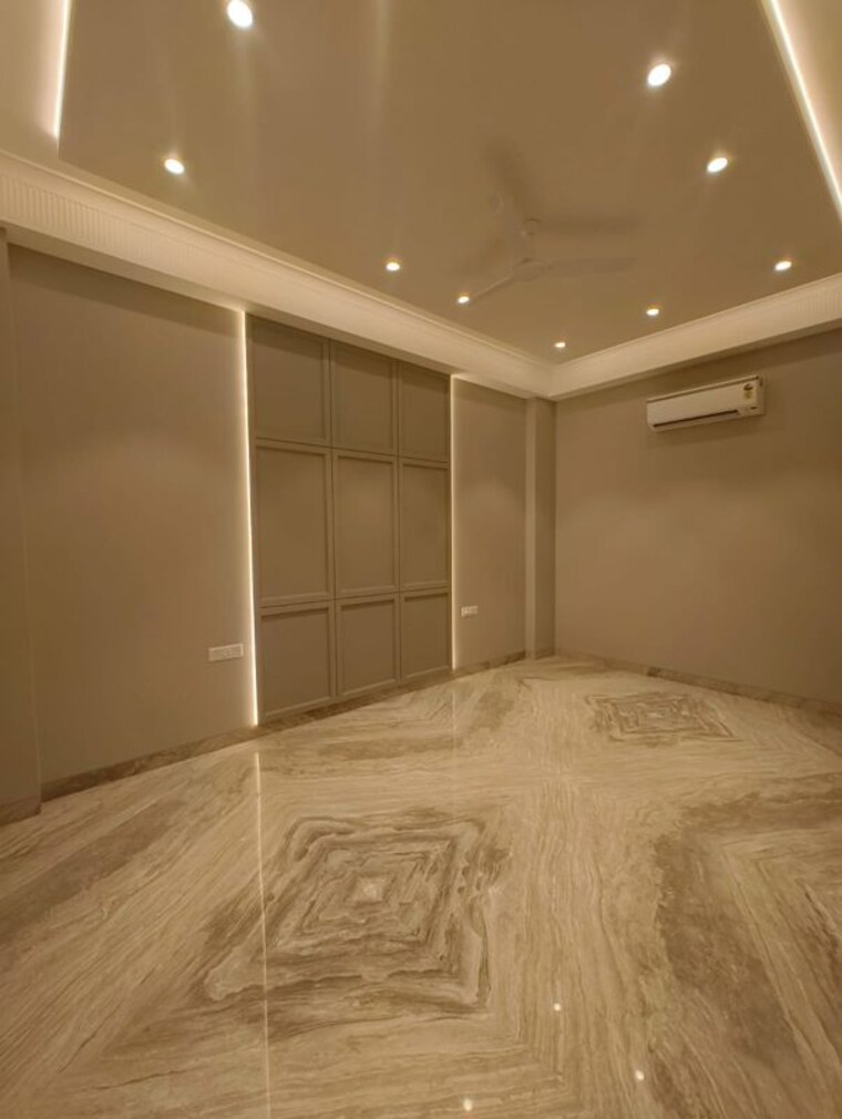 Room, greater kailash part 3 3 Bedroom 1800 Sq.Ft. Builder Floor In Greater Kailash Part 3 Delhi 10486564