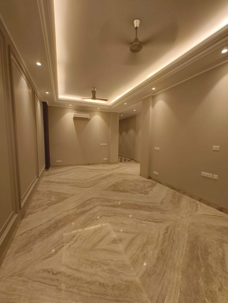 Room, greater kailash part 3 3 Bedroom 1800 Sq.Ft. Builder Floor In Greater Kailash Part 3 Delhi 10486564