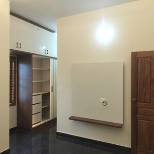 Room in 3 BHK Independent House at Roopa Nagar – for Sale