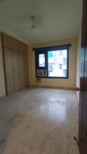 Room in 3 BHK Builder Floor at Chittaranjan Park – for Rent
