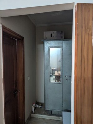 Building Lobby in 1 BHK Builder Floor at Chanakyapuri – for Rent