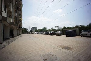 Parking in 2 BHK Apartment at Ellisbridge – for Sale