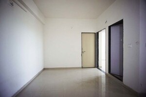 Room in 2 BHK Apartment at Ellisbridge – for Sale