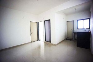 Room in 2 BHK Apartment at Ellisbridge – for Sale