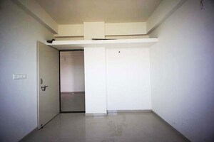 Room in 2 BHK Apartment at Ellisbridge – for Sale
