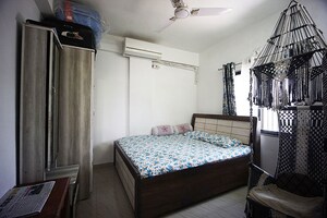 Bedroom in 2 BHK Apartment at Ellisbridge – for Sale