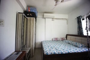 Bedroom in 2 BHK Apartment at Ellisbridge – for Sale