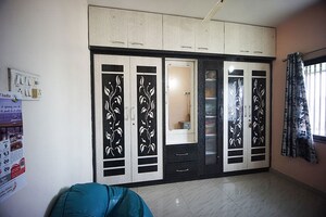 Bedroom in 2 BHK Apartment at Ellisbridge – for Sale