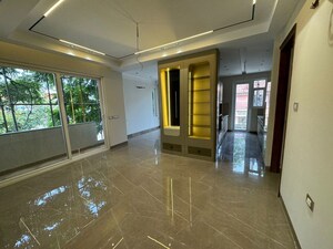 Parking in 3 BHK Builder Floor at Sector 7 – for Sale