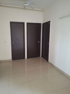 Room in 4 BHK Villa at Gaur City Center, Sector 4 Greater Noida – for Sale