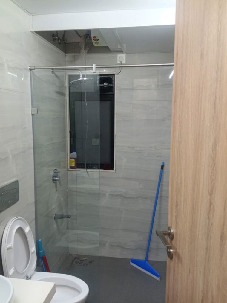 Bathroom, dosti-eastern-bay-phase-1 3 Bedroom 960 Sq.Ft. Apartment In Wadala Mumbai 10486771