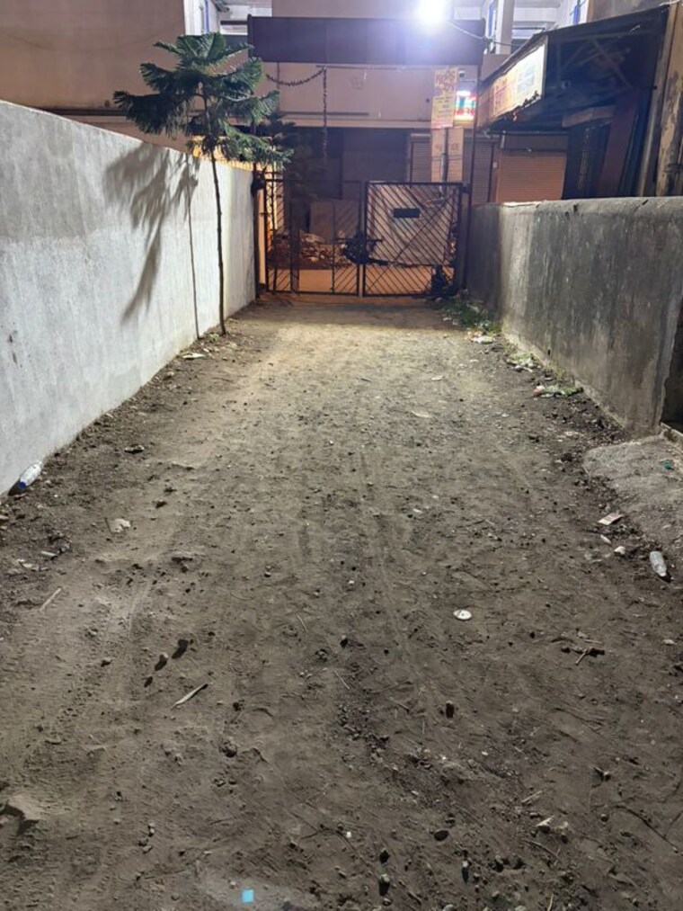 Balcony, lower parel west Commercial Warehouse 180 Sq.Ft. In Lower Parel West Mumbai 10486768
