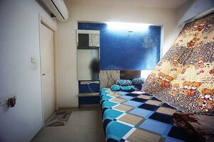 Bedroom in 2 BHK Apartment at Ellisbridge – for Sale