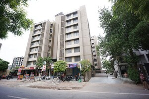 2 BHK Apartment – Exterior View View at Ellisbridge - for Sale