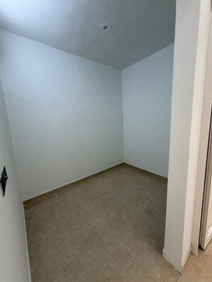 Room in 3 BHK Independent House at Krishna Colony – for Sale