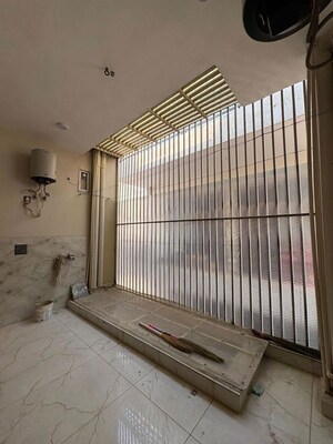 Room in 3 BHK Builder Floor at Sector 51 – for Rent
