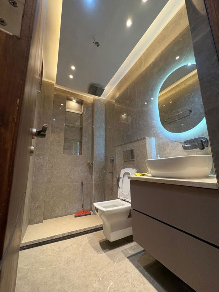 Bathroom, sector 51 3 Bedroom 204 Sq.Yd. Builder Floor In Sector 51 Gurgaon 10486862