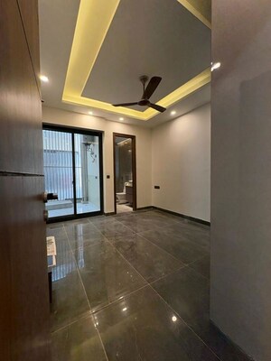 Room in 3 BHK Builder Floor at Sector 51 – for Rent