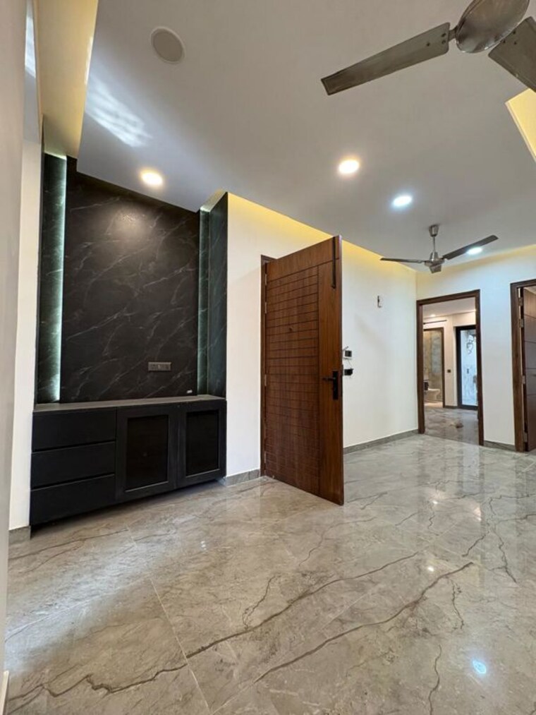 Room, sector 51 3 Bedroom 204 Sq.Yd. Builder Floor In Sector 51 Gurgaon 10486862