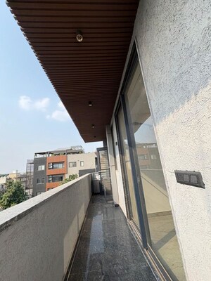 Balcony in 3 BHK Builder Floor at Sector 51 – for Rent