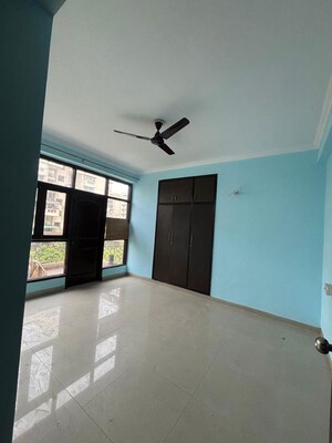 Room in 3 BHK Apartment at Sector 12 Dwarka – for Rent