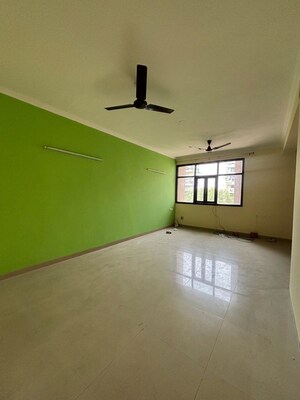 Room in 3 BHK Apartment at Sector 12 Dwarka – for Rent