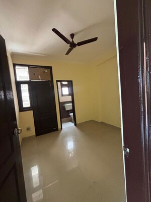 Room in 3 BHK Apartment at Sector 12 Dwarka – for Rent