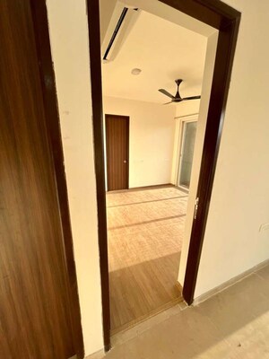 Room in 1 BHK Apartment at One Indiabulls Thane 1, Pokhran Road No One – for Rent