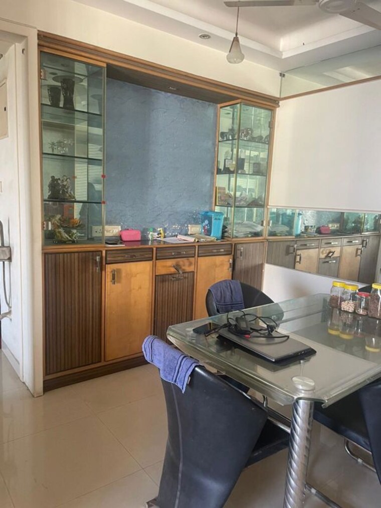 Team Area, lake-pleasant 3 Bedroom 1500 Sq.Ft. Apartment In Powai Mumbai 10486877