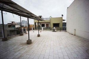 Parking in 6 BHK Independent House at Ellisbridge – for Sale