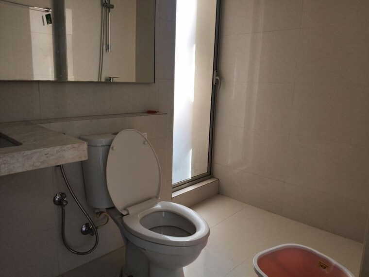 Bathroom, hiranandani-estate-solitaire-c 1 RK 255 Sq.Ft. Apartment In Thane West Thane 10486912