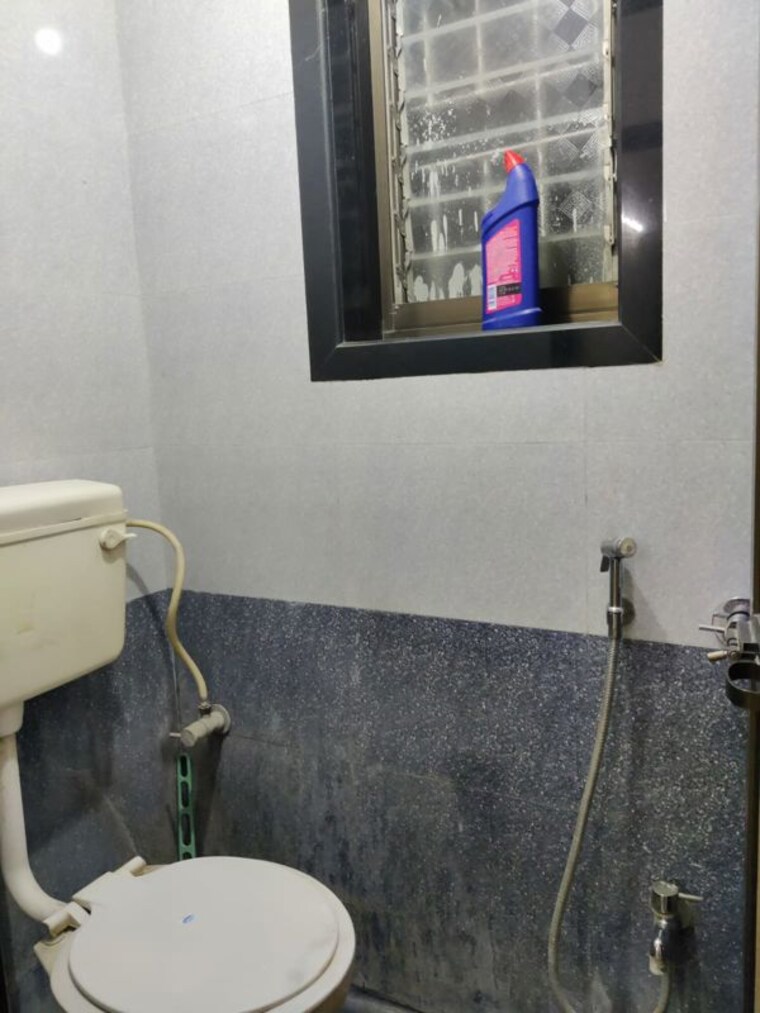Washroom, vasant vihar 2 Bedroom 700 Sq.Ft. Apartment In Vasant Vihar Thane 10486922