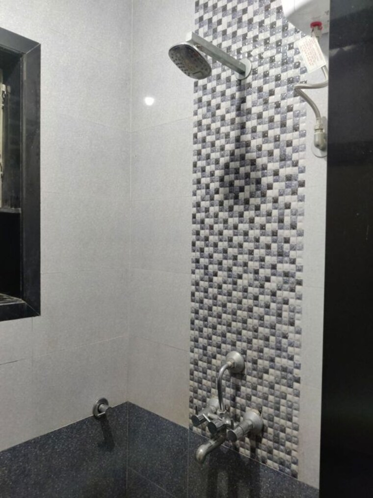Bathroom, vasant vihar 2 Bedroom 700 Sq.Ft. Apartment In Vasant Vihar Thane 10486922