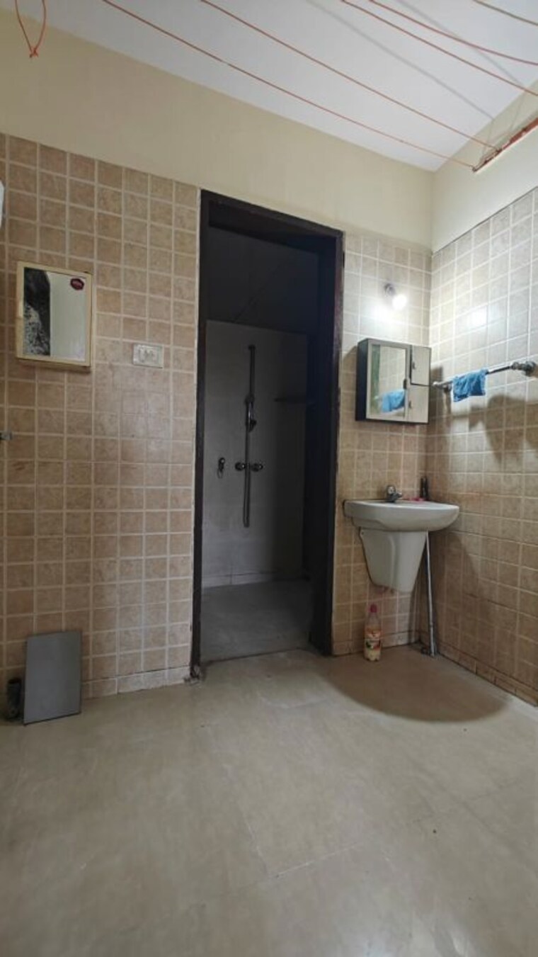 Bathroom, kabra-galaxy-star-2 2 Bedroom 800 Sq.Ft. Apartment In Brahmand Thane 10486931