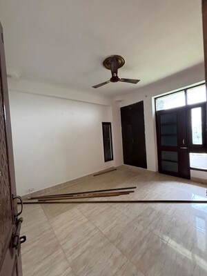Room in 3 BHK Apartment at Dwarka – for Rent
