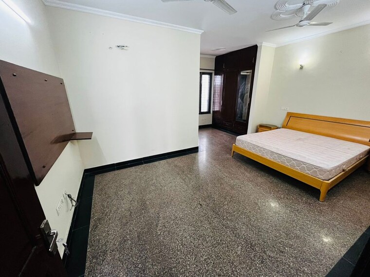 Bedroom, vipul-world-floors 3 Bedroom 360 Sq.Yd. Builder Floor In Sector 48 Gurgaon 10486958