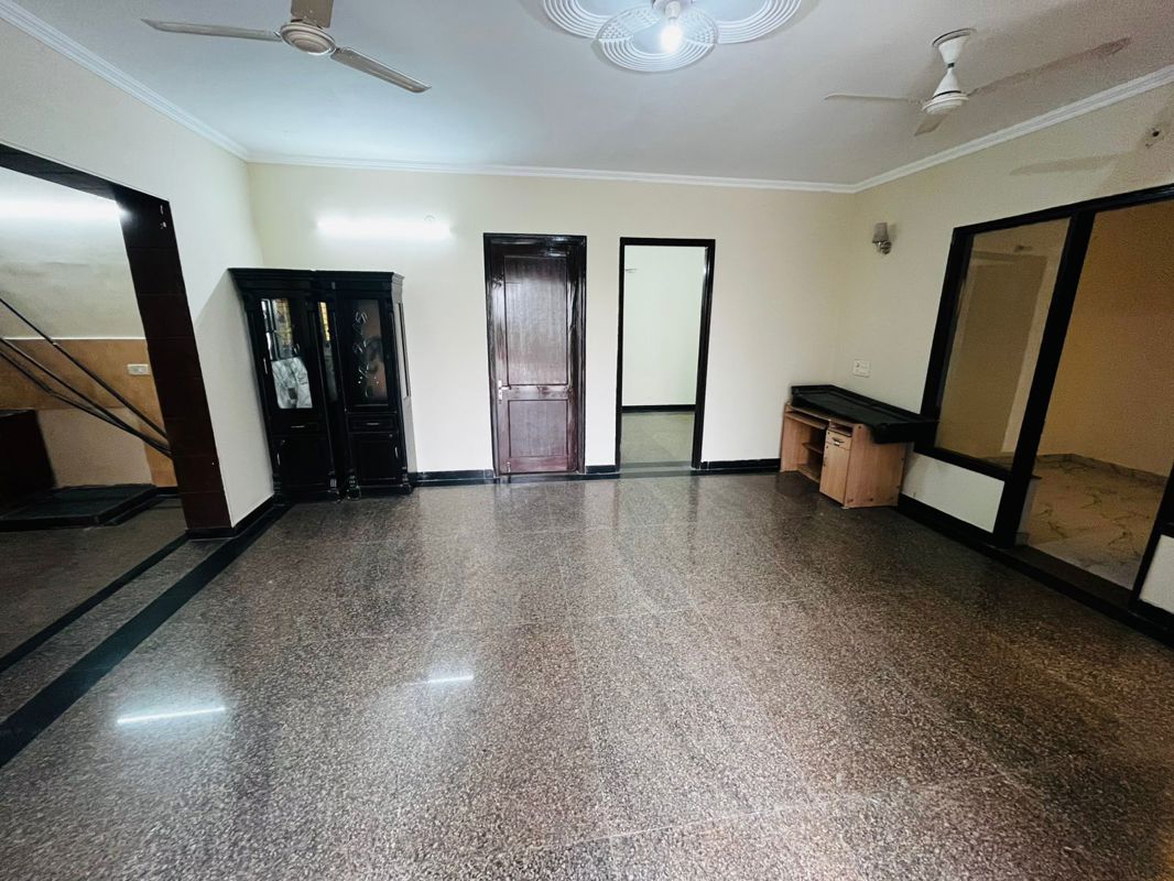 3 BHK 360 Sq.Yd. Builder Floor in Vipul World Floors