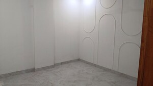 Room in 3 BHK Builder Floor at Sector 73 – for Sale