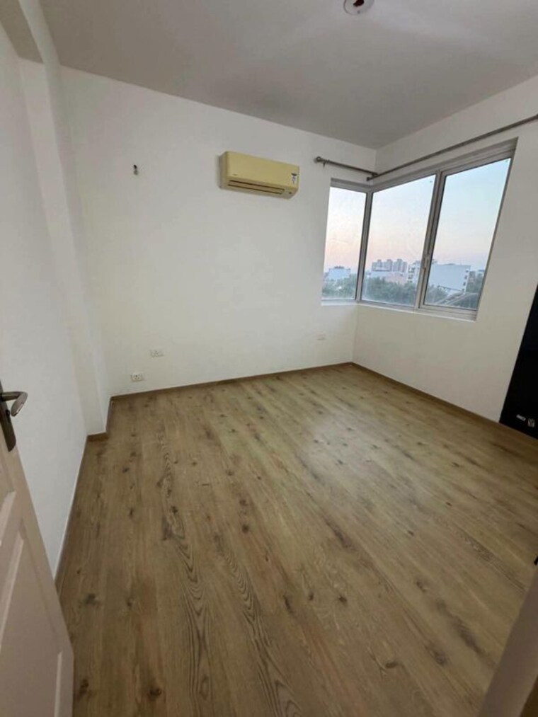 Room, experion-the-heart-song 2.5 Bedroom 1283 Sq.Ft. Apartment In Sector 108 Gurgaon 10486959