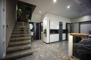 Parking in 4 BHK Independent House at Ellisbridge – for Sale