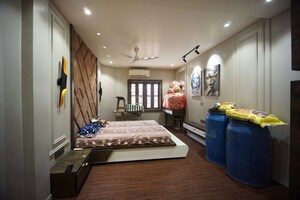 Bedroom in 4 BHK Independent House at Ellisbridge – for Sale